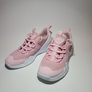 $$ SOLD.  Skechers Kid’s D`Lites - DLT-A  Size 4-L SN 80642L